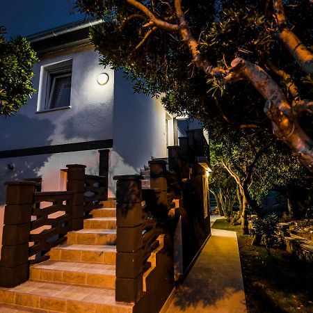 Apartmani Mabele باغ المظهر الخارجي الصورة
