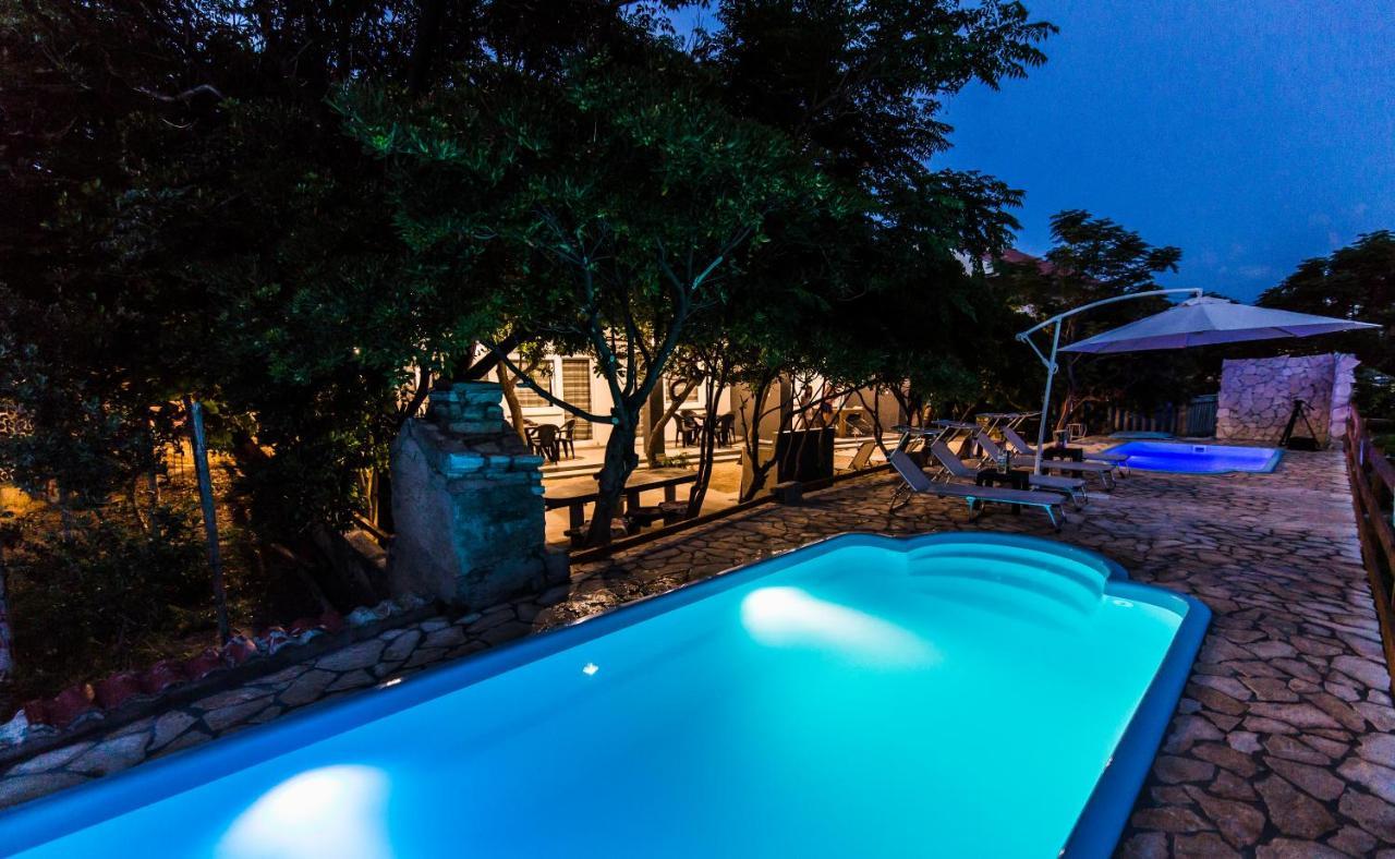 Apartmani Mabele باغ المظهر الخارجي الصورة