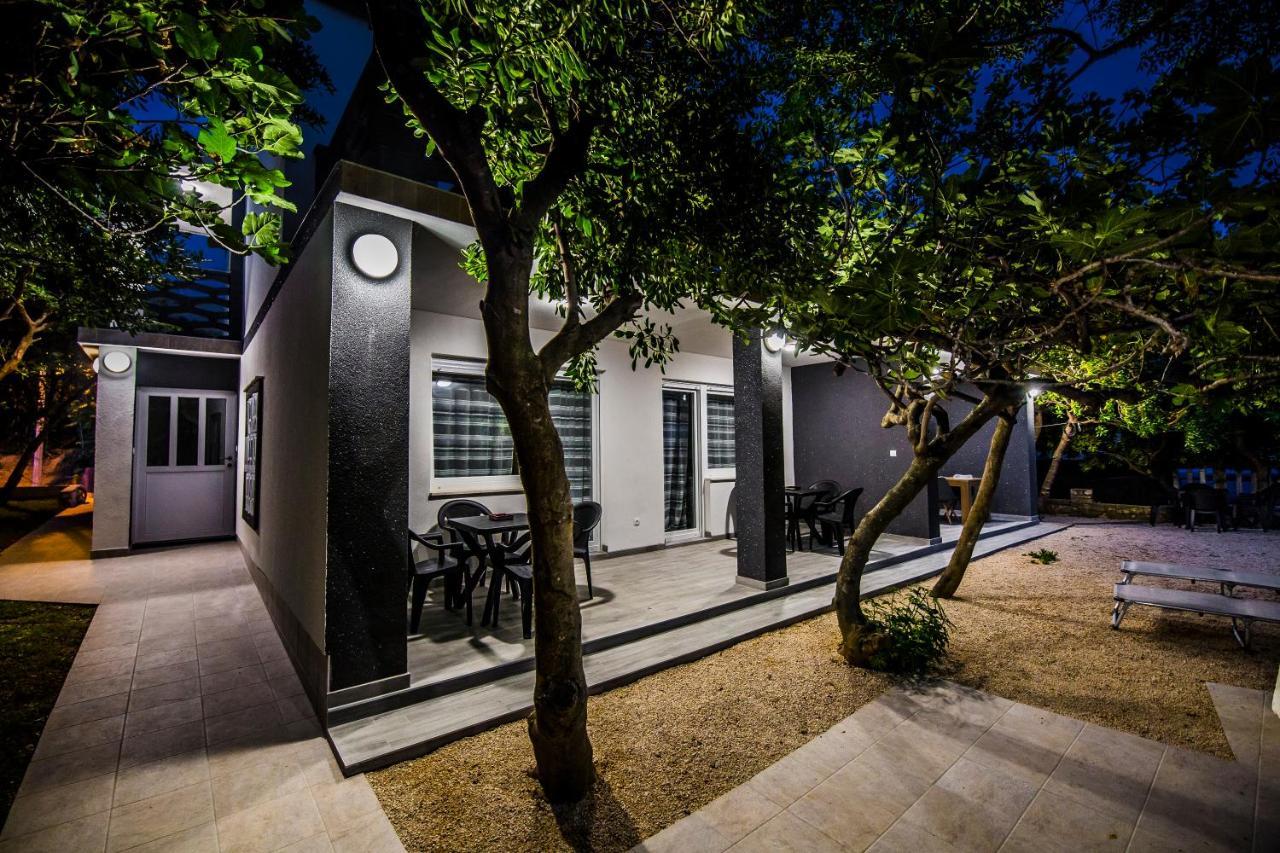 Apartmani Mabele باغ المظهر الخارجي الصورة