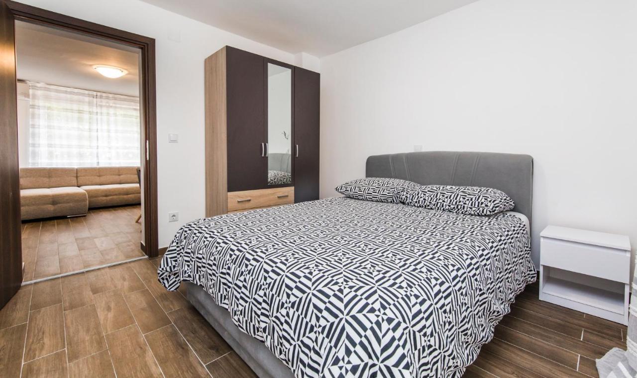 Apartmani Mabele باغ المظهر الخارجي الصورة
