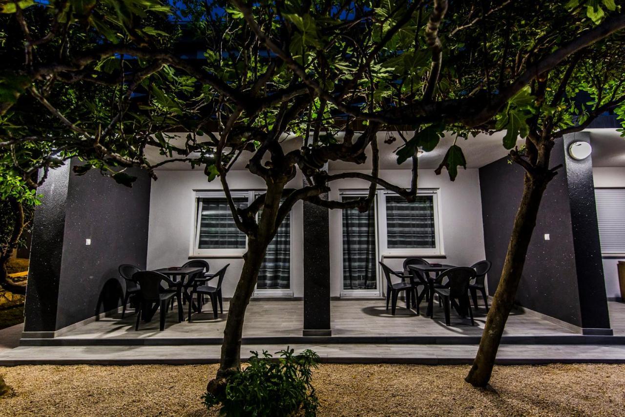 Apartmani Mabele باغ المظهر الخارجي الصورة