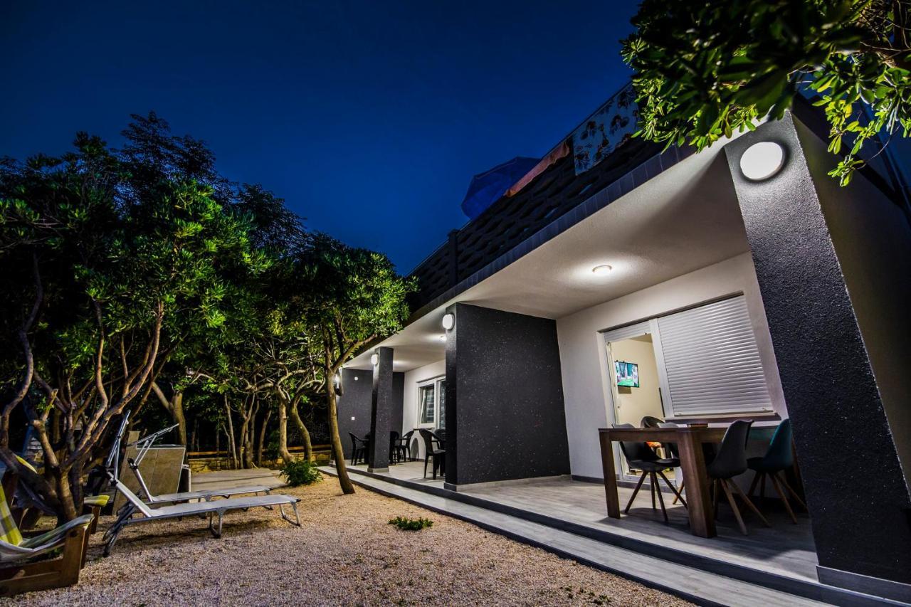 Apartmani Mabele باغ المظهر الخارجي الصورة