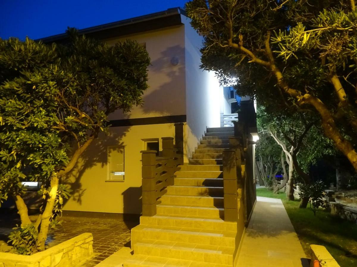 Apartmani Mabele باغ المظهر الخارجي الصورة